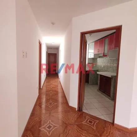 Rent this 3 bed apartment on Avenida Vía de Evitamiento in Santiago de Surco, Lima Metropolitan Area 10051