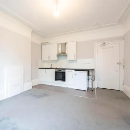 Image 3 - Fairfield South, London, KT1 2UL, United Kingdom - Apartment for rent