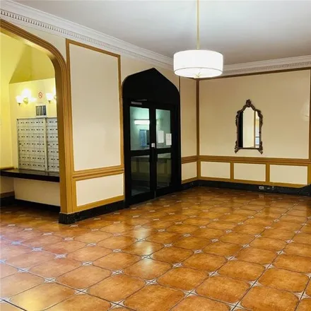 Image 4 - The Wakefield, 35-45 81st Street, New York, NY 11372, USA - Apartment for sale