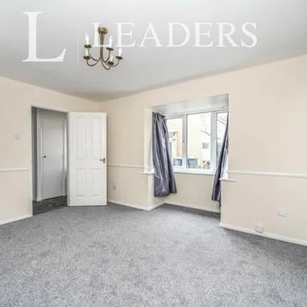 Image 4 - Lincoln Crescent, Biggleswade, SG18 8HP, United Kingdom - House for rent