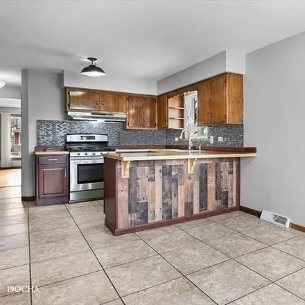 Image 5 - 5301 South Kildare Avenue, Chicago, IL 60629, USA - House for sale