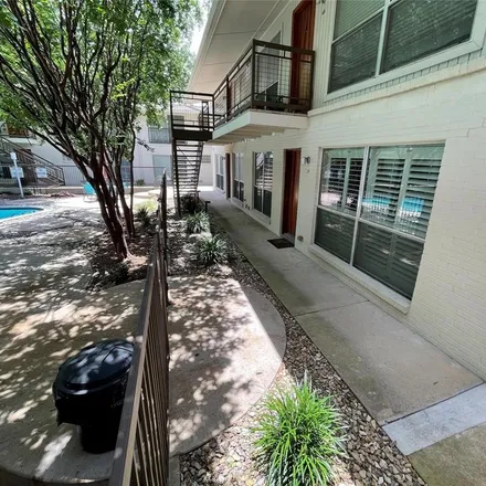 Image 3 - 4660 West Lovers Lane, Dallas, TX 75225, USA - Condo for rent