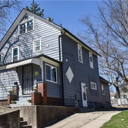 Buy this 5 bed house on 193 West Long Street in Akron, OH 44301