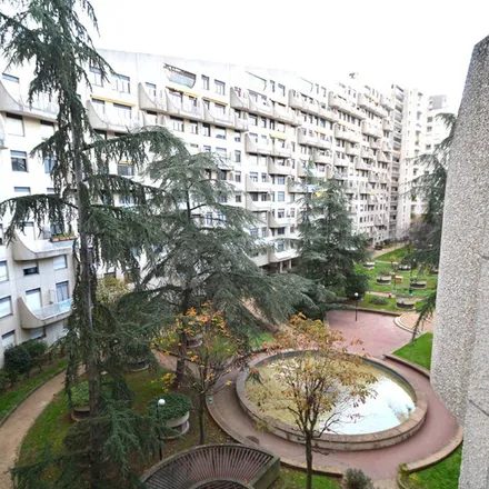 Rent this 1 bed apartment on 118 Rue Gallieni in 92100 Boulogne-Billancourt, France