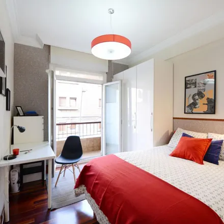 Rent this 4 bed apartment on Juan de la Cosa kalea in 26, 48004 Bilbao