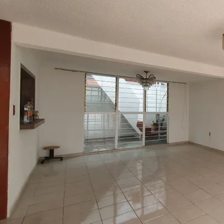 Rent this 3 bed house on Calle Grecia Sur 25 in 54015 Tlalnepantla, MEX