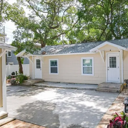 Rent this studio house on 687 North Osceola Avenue in Clearwater, FL 33755