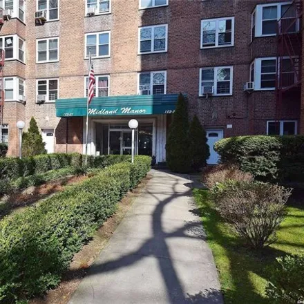 Buy this studio apartment on 182-25 Wexford Terrace in New York, NY 11432