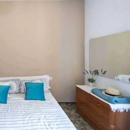 Image 2 - Carrer de Molinell, 46010 Valencia, Spain - Room for rent