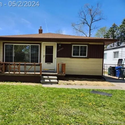 Rent this 3 bed house on Poinciana Boulevard in Redford Township, MI 48240