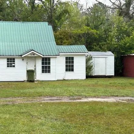 Buy this 2 bed house on First Church of the Nazarene in 103 West Crawford Street, Donalsonville