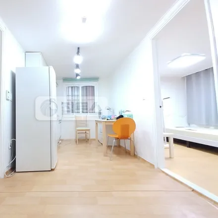 Image 1 - 서울특별시 마포구 서교동 476-30 - Apartment for rent