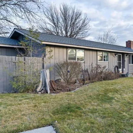 Buy this 3 bed house on 224 Nob Hill Drive in Ephrata, WA 98823