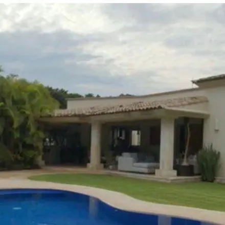 Buy this 5 bed house on Privada Las Quintas in 62450 Cuernavaca, MOR