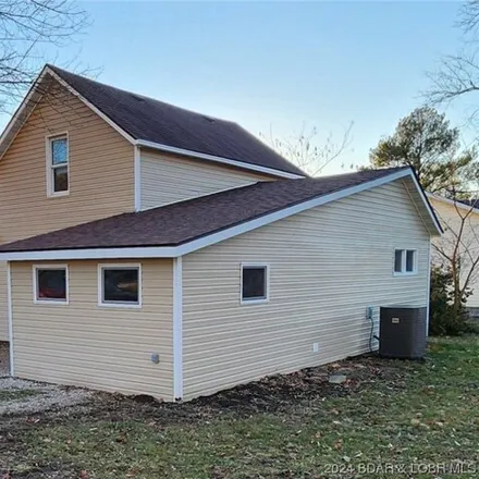 Image 3 - 299 South Hunter Street, Versailles, Morgan County, MO 65084, USA - House for sale