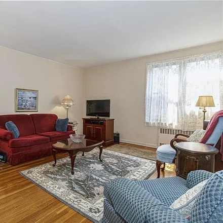Image 4 - 2310 Ocean Parkway, New York, NY 11223, USA - Condo for sale