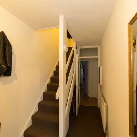 Image 5 - Mondragon House, Old Vicarage, 49 Guildford Road, Stockwell Park, London, SW8 2DF, United Kingdom - Apartment for rent