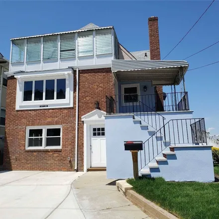 Rent this 2 bed townhouse on 61 Roosevelt Boulevard in City of Long Beach, NY 11561