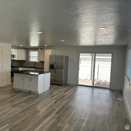 Image 3 - 3242 Meadowlark Drive, West Valley City, UT 84119, USA - House for sale