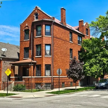 Rent this 2 bed apartment on 2101 North Leavitt Street in Chicago, IL 60647
