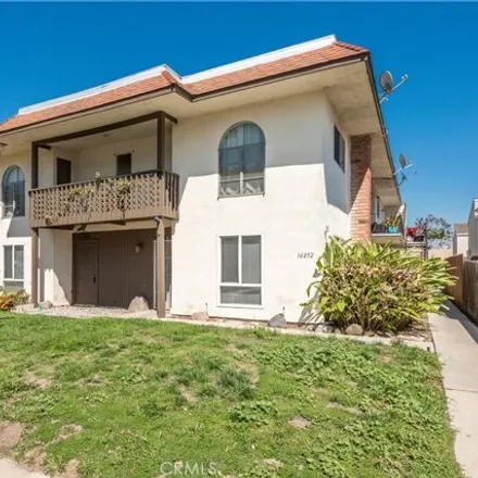 Buy this 8 bed house on 16052 Waikiki Lane in Huntington Beach, CA 92649