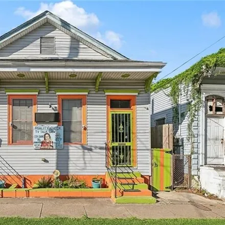 Image 1 - 2612 Orleans Avenue, New Orleans, LA 70119, USA - House for sale