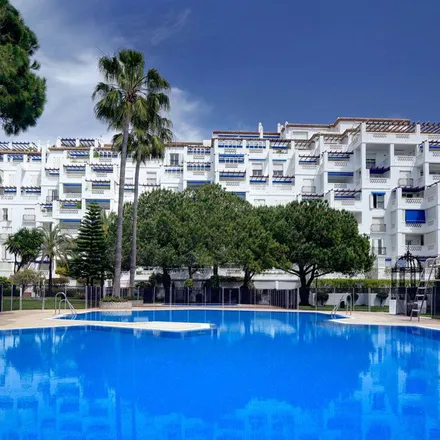 Image 7 - Calle Paris, 29660 Marbella, Spain - Apartment for rent
