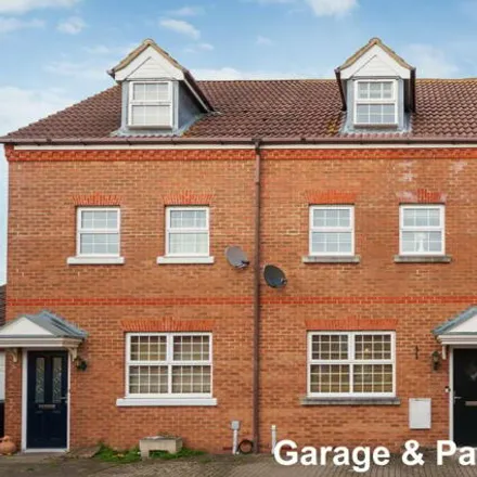 Buy this 3 bed townhouse on Nightingale Mews in Shefford, SG17 5YX
