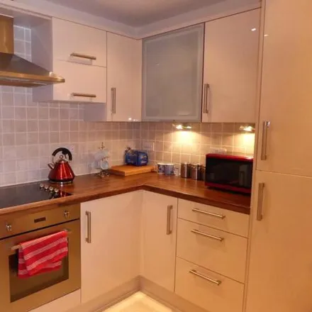 Image 3 - Aylesbury, Coxhill Way, HP21 8FQ, United Kingdom - Apartment for sale