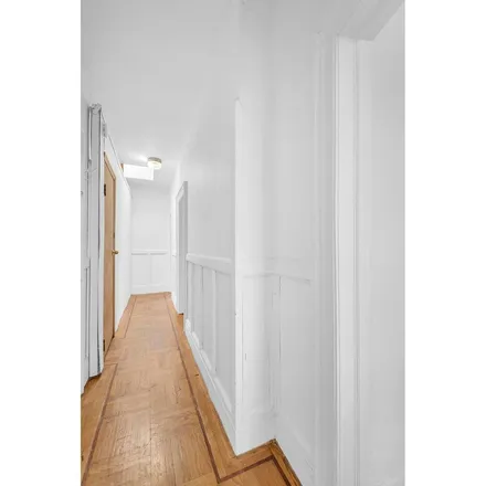 Image 3 - 226 East 9th Street, New York, NY 11218, USA - Apartment for rent
