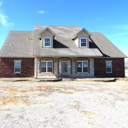 Buy this 6 bed house on 805 North Manning Road in El Reno, OK 73036