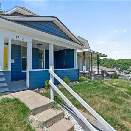 Buy this 2 bed house on 1736 Ewing Avenue in Kansas City, MO 64126