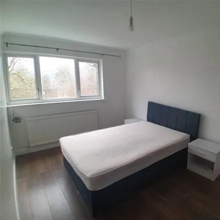 Rent this 1 bed room on 1 Elm Park Close in Houghton Regis, LU5 5PN