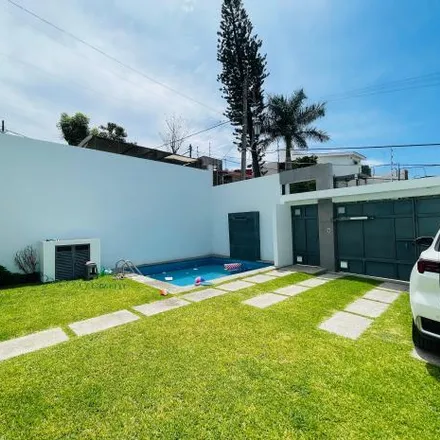 Rent this 4 bed house on Calle Vergel in Fraccionamiento Burgos de Cuernavaca, 62584 Tres de Mayo