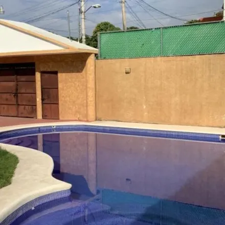 Rent this 4 bed house on Privada Condómino B in 13 de Junio, 39300 Acapulco