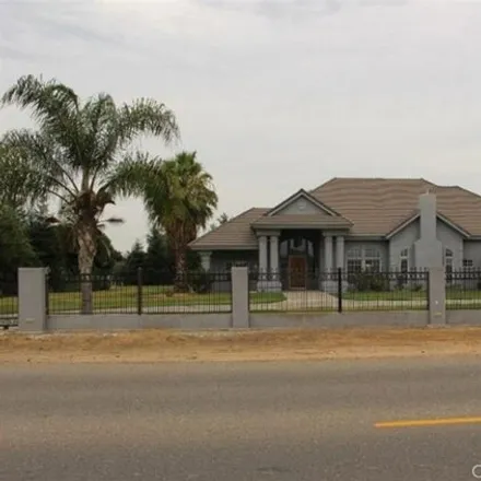 Buy this 5 bed house on 925 South Marks Avenue in Caruthers, Fresno County