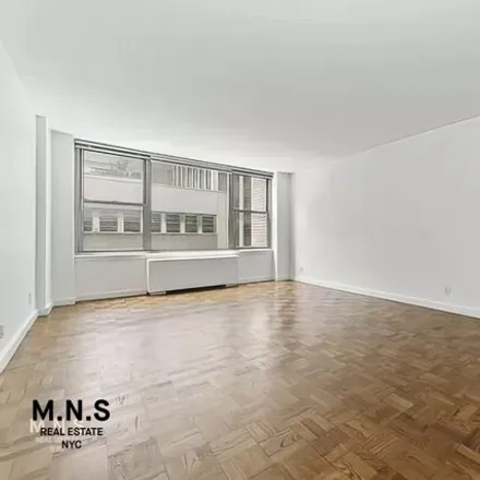 Image 8 - 65 West 55th Street, New York, NY 10019, USA - House for rent
