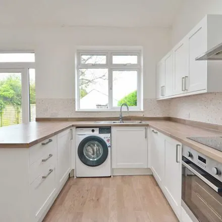 Image 7 - 393 Southmead Road, Bristol, BS10 5LT, United Kingdom - Townhouse for rent