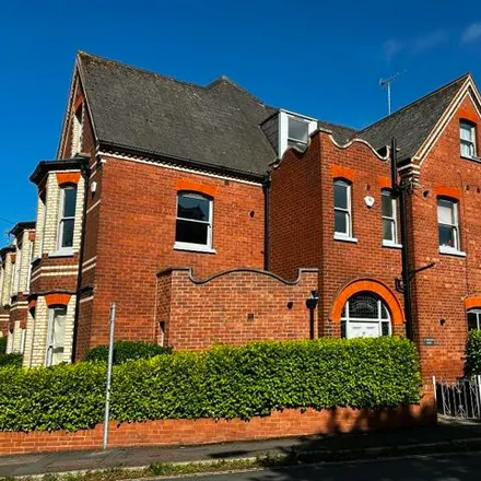 Rent this studio apartment on 83 Magdalen Road in Exeter, EX2 4TD