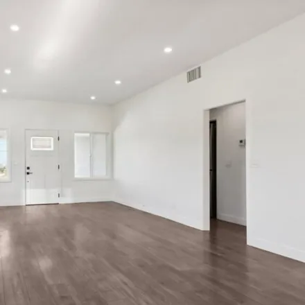 Image 5 - 1113 West Summerland Avenue, Los Angeles, CA 90732, USA - House for rent
