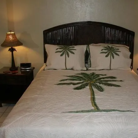 Rent this 2 bed condo on Maalaea