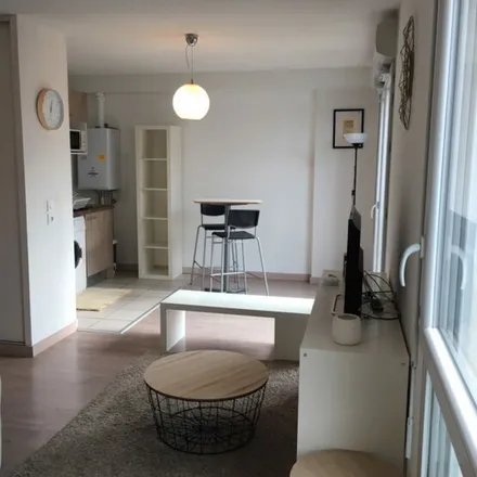 Image 4 - 16 Rue de l'Hôtel de Ville, 81000 Albi, France - Apartment for rent
