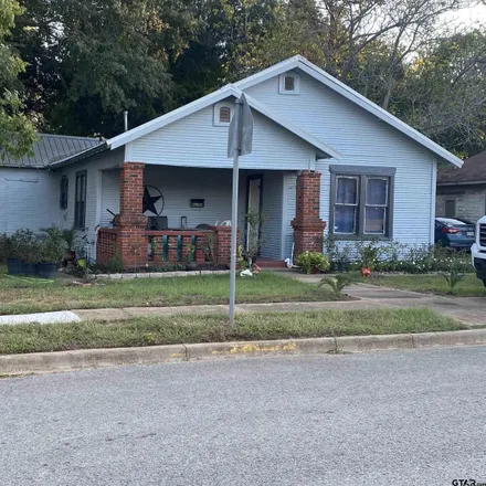 Buy this 3 bed house on 299 Hickory Street in Jacksonville, TX 75766