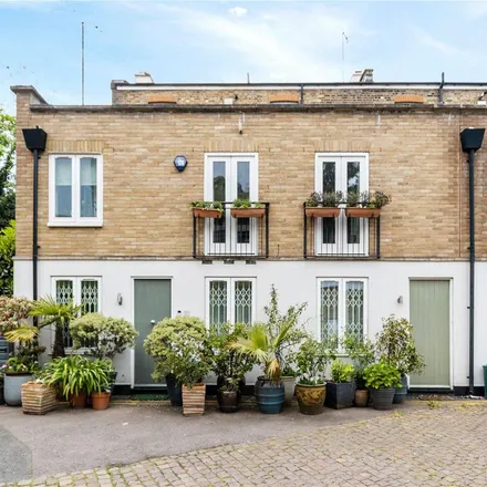 Rent this 3 bed apartment on 36 Royal Crescent Mews in London, W11 4TR