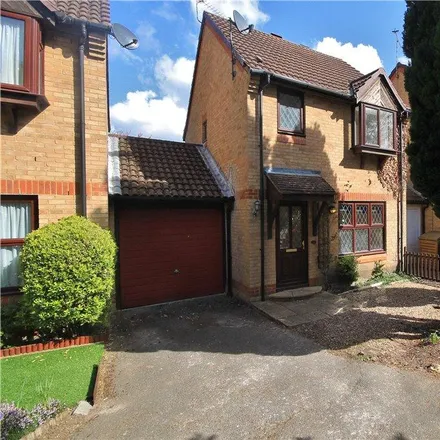 Rent this 3 bed house on Badgers Close in Horsell, GU21 3JF