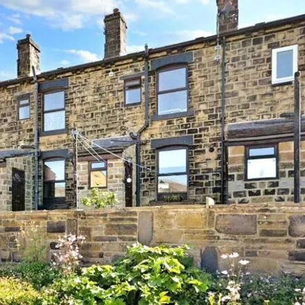 Rent this 2 bed townhouse on Back Lane Moor Top in Back Lane, Pudsey