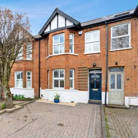 Buy this 3 bed townhouse on Candlemas Lane in Beaconsfield, HP9 1AG