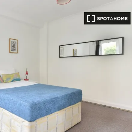 Image 15 - Cobden House, Carlow Street, London, NW1 7DN, United Kingdom - Apartment for rent