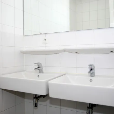 Rent this 3 bed apartment on Vroegelingerf 13 in 2643 HL Pijnacker, Netherlands