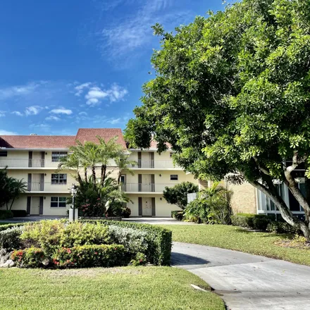 Buy this 2 bed condo on 5560 Tamberlane Circle in Palm Beach Gardens, FL 33418